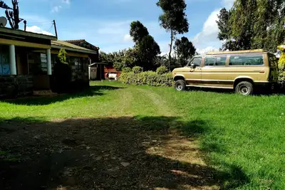 Image de Maisonnette avec un grand parking