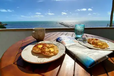 Image de Condo en bord de mer à Islamorada, vue imprenable sur le lever du soleil, vient d'être rénové en 2019!