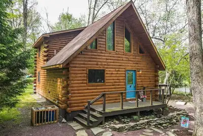 Image de Maison en rondins au bord du lac - un véritable joyau de la montagne Pocono! !