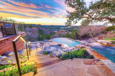Image de Nouveau! Luxury Hill Country Villa w / Pool-Hottub-Views