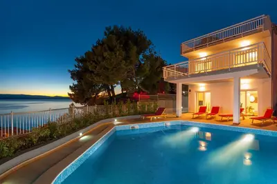 Image de Magnifique villa avec piscine, vue mer, barbecue, sauna. . .