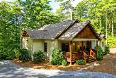 Image de Belle cabine, végétation luxuriante, excellents équipements