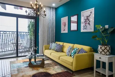 Image de Appartement de luxe de 2 chambres # piscines intérieure et extérieure # Vinhomes Royal City