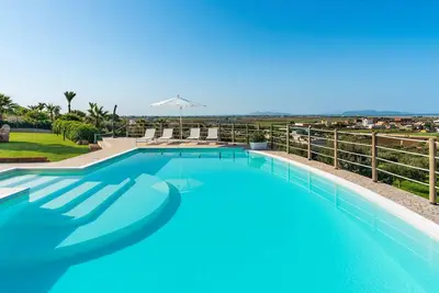 Image de Comfortable villa with pool situated in a splendid panoramic location near Trapani