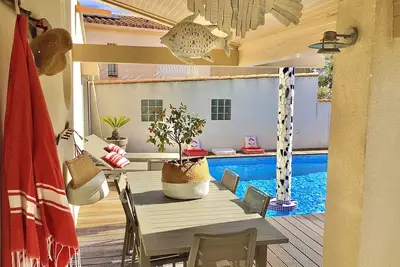 Image de La maison du bonheur! F5 jardin et piscine proche du centre ville et des plages