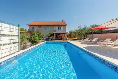 Image de Magnifique maison de 4 chambres Ă .