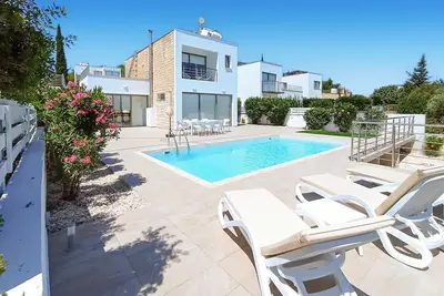 Image de Superbe maison Ă Miliou-Paphos avec.