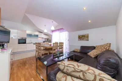 Image de Magnifique appartement de 3 chambres à.