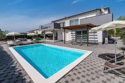 Image de Magnifique maison à Debeljak avec WiFi