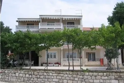 Image de Appartement dans Banjol avec vue mer, terrasse, Climatisation, Wifi (4883-2)