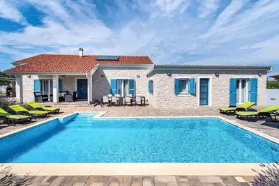 Image de Superbe maison à Privlaka avec WiFi