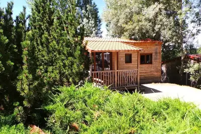 Image de Chalet Confort 35m² 2 chambres - climatisation + Tv + Terrasse couverte 4 personnes