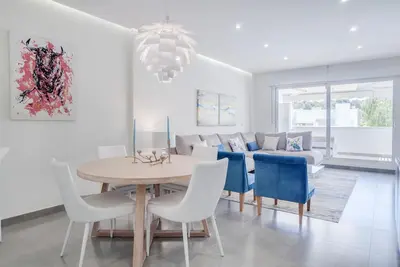 Image de 3bed2bat moderne exclusif à pied de Puerto Banús