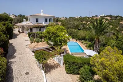 Image de Beautiful Carvoeiro Villa | 3 Bedrooms | Villa Praia da Marinha | Close to Marinha Beach & Private Pool | Algarve