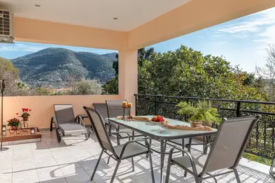 Image de Vue sur le jardin de l'appartement Meandros