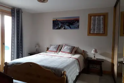 Image de Chalet typique savoyard avec vue sur le Mont Blanc