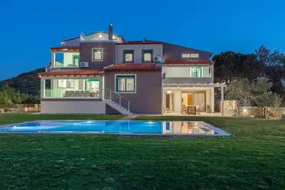 Image de Villa Ourania avec piscine privée