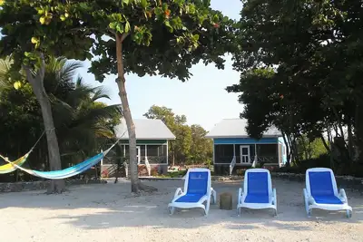 Image de The Dolphin House -A Serenity Beach Cottage