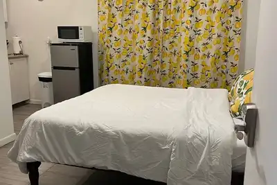 Image de Cet appartement confortable est niché dans le quartier calme de Yamacraw Beach Estates.