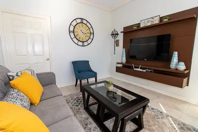Image de Appartement confortable et élégant dans le centre de New Kingston