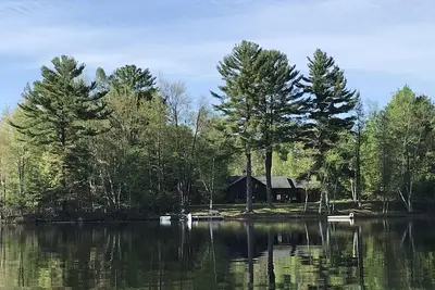 Image de Maison au bord du lac Tomahawk
