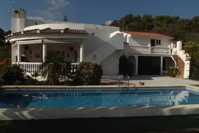 Image de Villa avec grande piscine pour 8 personnes et de superbes vues, avec Ac