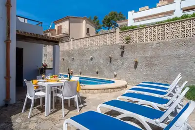 Joli appartement dans une maison de vacances avec piscine, climatisation, Wifi, Tv et terrasse