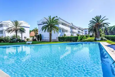 Image de Agréable appartement pour 4 personnes avec piscine, Wifi, Tv, terrasse et parking