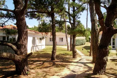 Image de Joli appartement dans une maison de vacances avec Wifi, piscine, Tv, terrasse et animaux admis