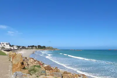 Image de Joli appartement avec piscine, Wifi, Tv, terrasse, animaux admis, vue panoramique et parking