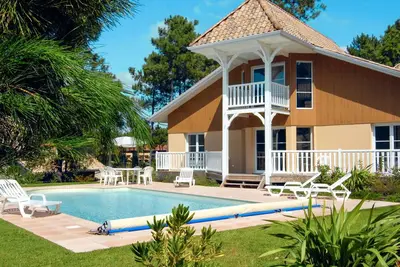 Image de Bel appartement dans une maison de vacances avec piscine privée, Tv, terrasse, animaux admis