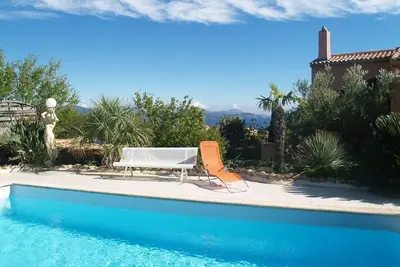 Image de Grande villa piscine vue baie de St-Raphaël 12