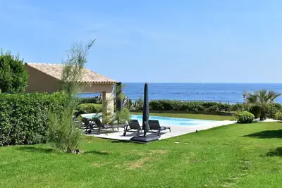 Image de Splendide villa pied dans l'eau. 10 personnes