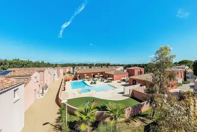 Image de Bel appartement dans une maison de vacances avec Wifi, piscine, Tv, terrasse, animaux admis, parking