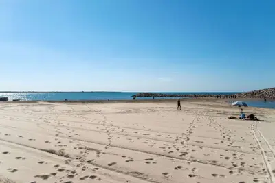 Image de Agréable appartement avec Wifi, climatisation, piscine, Tv, balcon, animaux admis et parking