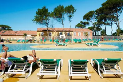 Image de Bel appartement dans une maison de vacances pour 6 personnes avec piscine, terrasse et parking