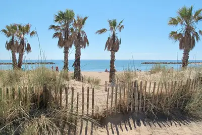 Image de Confortable appartement pour 8 personnes avec Wifi, piscine, Tv, terrasse, animaux admis et parking