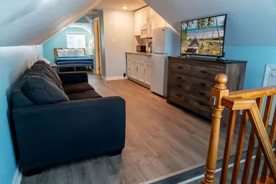 Image de Loft Pet Friendly ~ 1 pâté de maisons de la jetée de Garden City ~ G2