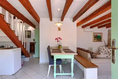 Image de Appartement dans une maison de vacances avec Wifi, piscine, climatisation, Tv, patio, animaux admis