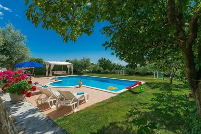 Image de Agréable appartement pour 5 personnes avec piscine, Wifi, climatisation, Tv et patio