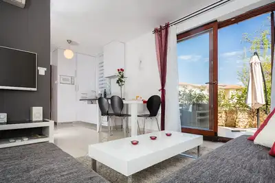 Image de Villa romantique 4 étoiles, à seulement une minute à pied de la plage