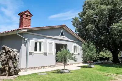 Image de Appartement dans une maison de vacances avec climatisation, piscine, Wifi, Tv, patio, animaux admis