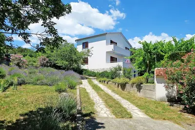 Image de Joli appartement dans une maison de vacances avec Wifi, Tv, terrasse, animaux admis, parking