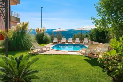 Image de Joli appartement pour 4 personnes avec Wifi, climatisation, piscine, Tv, terrasse et animaux admis