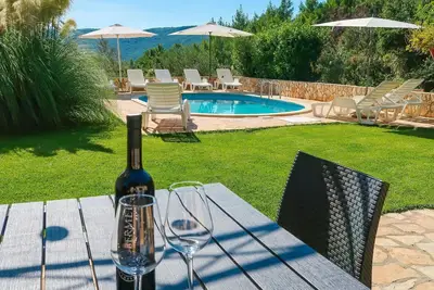 Image de Agréable appartement avec piscine, Wifi, climatisation, Tv, terrasse, animaux admis et parking