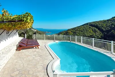 Image de Confortable appartement pour 4 personnes avec piscine, climatisation, Wifi, Tv, terrasse et parking