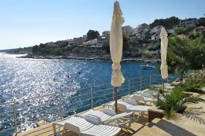 Joli appartement pour 5 personnes avec climatisation, Wifi, Tv, terrasse, animaux admis et parking