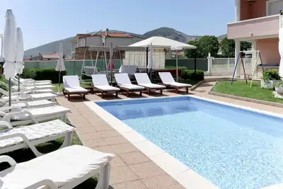 Confortable appartement pour 6 personnes avec climatisation, piscine, Wifi, Tv, terrasse et parking