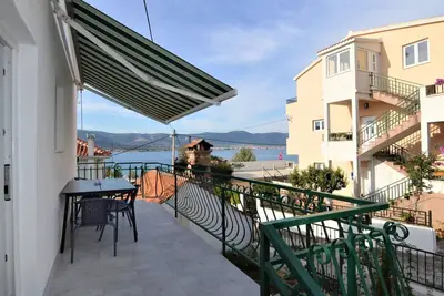 Agréable appartement avec climatisation, Wifi, Tv, balcon, animaux admis et parking