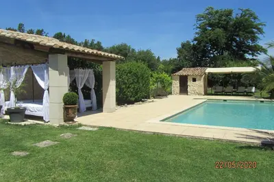Image de Maison  provençal avec piscine
